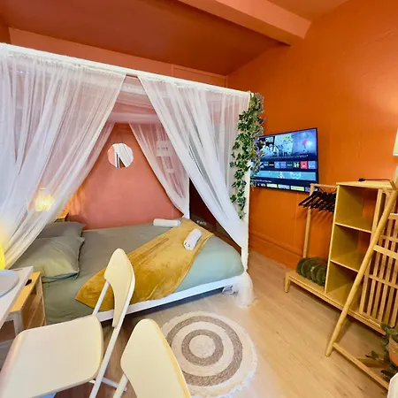 Bali Hyper Centre Lit Baldaquin Apartment