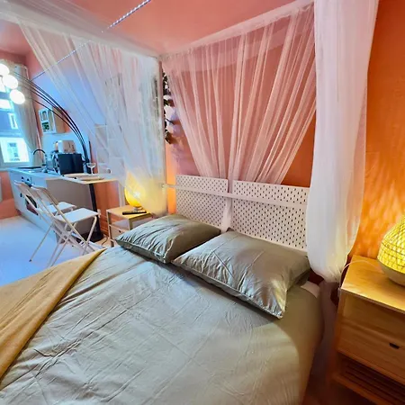 Bali Hyper Centre Lit Baldaquin